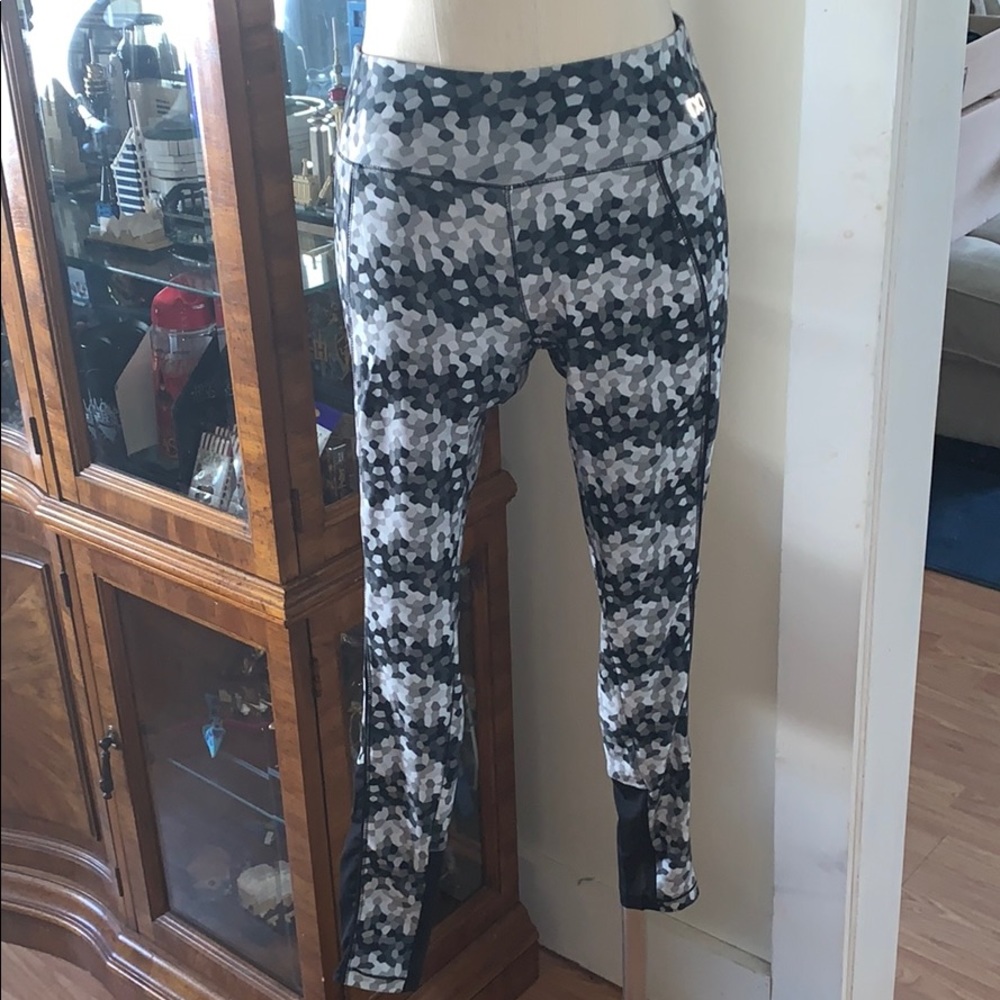 2(X)IST woman’s leggings pattern S/P/CH